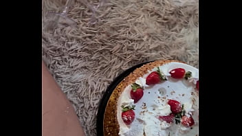 Preview 2 of South Lndan Sex - Paloma Veiga fez o Pau de Vela