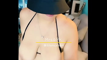 Preview 3 of Fkakvslcg - Mi marido me toca las tetas delicioso