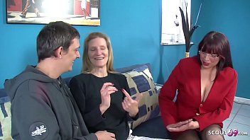 Preview 1 of Mon Tech Sez - ▶▶ H&auml_ngetitten Teen beim Porno Casting f&uuml_r Geld und Mutti hilft dabei Deutsch ◀◀