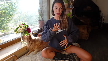 Preview 1 of Deb Masturbating On Laptop - How to EAT PUSSY