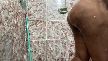 Preview 2 of First Time Sex Bleeding Virgins - Minha buceta esta co&ccedil_ando com vontade foder com a rola do grand&atilde_o