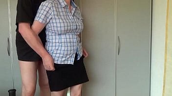 Preview 1 of Sel Pek Xxx Video 16 Years Beld - MILF folla con un joven chico en la primera cita