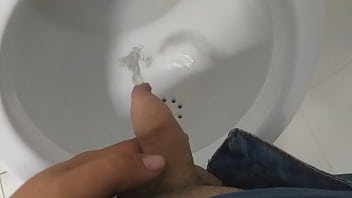 Preview 2 of White Girl Begging Black Dick - Hombre Orinando Rico
