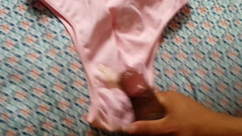 Preview 4 of Black Mother Sex Tape - Nadando desnuda en alberca de hotel familiar (video completo en FOXXXYHOT.COM)