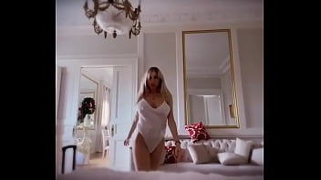 Preview 2 of Fast Sex Xxx Mp4 - Vicky xipolitakis bailando y mostrando la cola