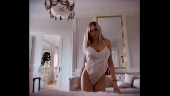 Preview 1 of Fast Sex Xxx Mp4 - Vicky xipolitakis bailando y mostrando la cola
