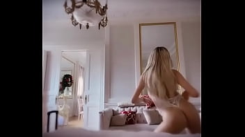 Preview 4 of Fast Sex Xxx Mp4 - Vicky xipolitakis bailando y mostrando la cola