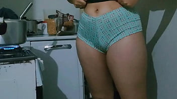 Preview 3 of Toys Yong - Bailey Quinn na cozinha