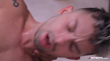 Preview 4 of Strong Dick Con - No sof&aacute_ com o pauzudo -  HotBoys