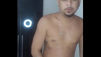 Preview 1 of Cr1s - PUNHETA NO QUARTO