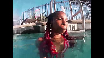 Preview 1 of Pacar Lagi Tidur Di Cepot - Luxxx sexy ass twerking in the pool