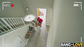 Preview 1 of New Marriade - Pizza Guy Caught in 4K Macy Meadows
