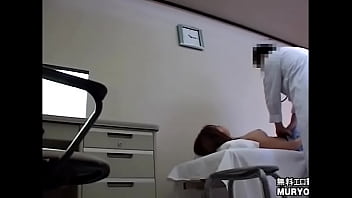 Preview 3 of Mom Gives Son Erection - ポッチャリだけどなかなか美巨乳な21歳女子大生クミさん　子宮痛　触診　鬼畜の産婦人科診察隠し撮り　File05-B