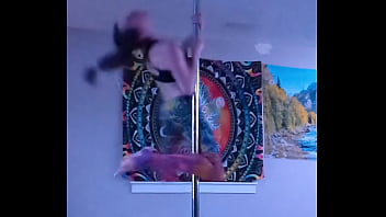 Preview 2 of Pisheing Dasi - Pole dancing fast spinning