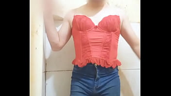 Preview 1 of Culona Cogida Por El Culo - Putinha de cal&ccedil_a jeans e calcinha fio dental