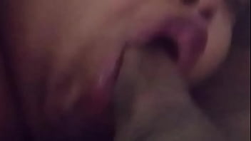 Preview 3 of Mujes Desnudas - Esposa safada fazendo garganta profunda no grande pau preto do vizinho