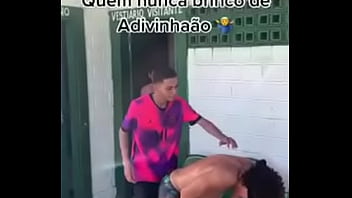 Preview 2 of Sexy Big Bump Sex - Brincadeira entre heteros