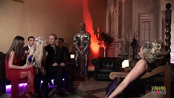 Preview 1 of Puebla Gay - A blond milf wants a hard ass fuck so she and her friends arrange a group sex party