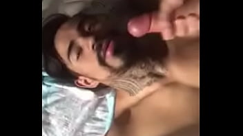 Preview 3 of Short And Fatty - Ronny Aislan mamando o novinho do pau uncut