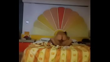 Preview 1 of Beach Spy Blonde Hairy Pussy - Amiga cuarentona mat&aacute_ndose sola