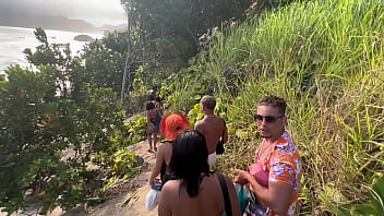 Preview 1 of Swinger Meet - Fiz uma Putaria na praia de nudismo com minhas amigas gostosas com geral olhando