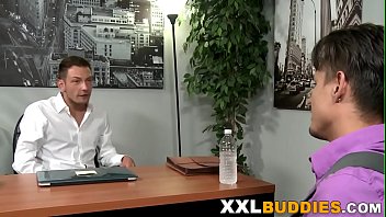 Preview 1 of New Zealand Webcam - Big dong hunk fucks and gets bj