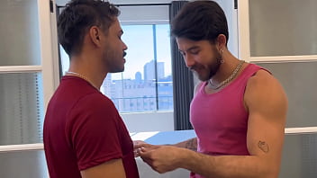 Preview 1 of Tailan Boos - Fodi o meu amigo da academia antes do treino!!!