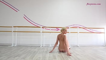 Preview 4 of Hotfucksex With Black Girls - Anna Sigarga incredible Russian gymnast