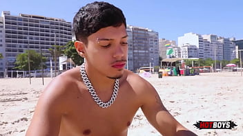Preview 2 of Pornbaresole - Mamando a piroca do vendedor de picol&eacute_