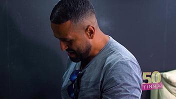Preview 1 of Rodney Chubby - 50Tinha - Puta faz sexo anal por nota falsas sem perceber - Tony Tigrao - Gabriela Andrade : Completo No Red