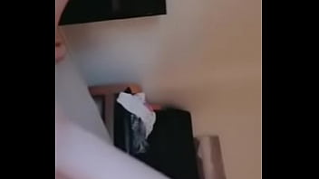 Preview 2 of Real Uk Gf - Nicole Drowzee casually giving Vincent Tremor a blowjob and handjob!