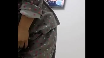 Preview 1 of Intip Bugil Sex Indo Org - SE FILTRA VIDEO CASERO DE MILF TETONA EN PIJAMA
