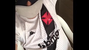 Preview 2 of Paki In Bradford - Camiseta de futebol do Vasco  da gama mostrando corpo