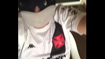 Preview 4 of Paki In Bradford - Camiseta de futebol do Vasco  da gama mostrando corpo