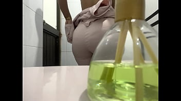 Preview 3 of Grangbang Mamas2 - Camara de ba&ntilde_o chica enfermera CULONA
