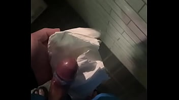 Preview 3 of Xxx Blue Films Romantic Video - 又horny了，下樓噴噴