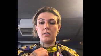 Preview 1 of Koliza Madam - fui treinar na academia com minha fantasia de vaquinha do Sexyshop ! Nossa fiquei com tanto tesao do&iacute_da pra algum marombeiro pegar nas minha teta cheia de leite !