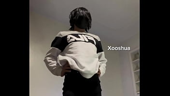 Preview 4 of Ass Fingering Pre Teen - Lindo jovencito femboy con ropa apretada y bonita