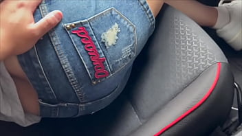 Preview 2 of Pleasure Wife Behind Husband - 早くシたくてたまらないカップルは車の中でSEXでイキまくる