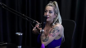 Preview 2 of Tube Porn Dalawang Estudyante - Na cadeia foi colocada na sela especial,  era mulher de um bandido,  gastava o que ganhava,  e todo mundo que trabalha com porn&ocirc_ tem depress&atilde_o - Julia Fontanelli (WATCH ON: SHEER/RED)