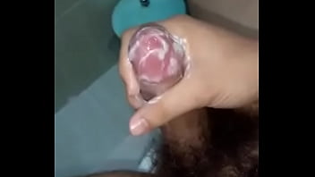 Preview 3 of Xnxxdiktor - Gostosinho batendo punheta com sabonete