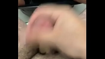 Preview 2 of Desi Omani Xxx - Handjob auf dem Klo