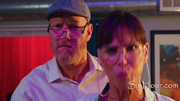 Preview 3 of Seachhwhat You Doing Sun Sex Mom - Horny Teens Fuck At The Cinemas