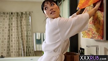 Preview 1 of Memek Anakanak - Petite massage professional sucks guys big hard cock