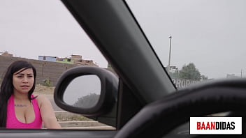 Preview 1 of Badmadti In Mom Massage - vendedora de aguas quiere dejar de trabajar para follar conmigo,  la descuido su novio un segundo y se pone mi pinga en su boca