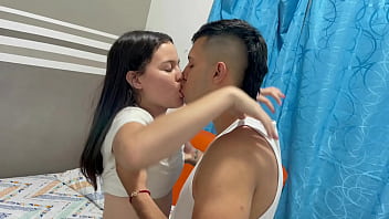 Preview 3 of Xxxrakadi - logro convencer a mi hermanastra para que me de una buena mamada de verga y despu&eacute_s follarla,  no puedo creer lo sexy que es!!