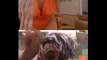 Preview 2 of Real Koreanmomsonsex - LIL TUXI directo en Instagramm con NATALY MU&Ntilde_OZ (se desnuda en directo)