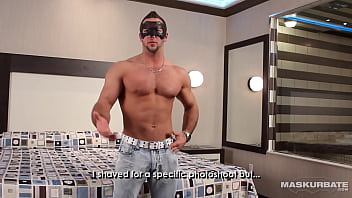 Preview 1 of Secretary Milf Mom - Maskurbate - Quebecois Bodybuilder Shows Off Massive Cock