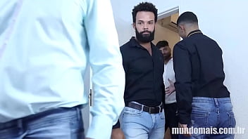 Preview 1 of Gay Arab Three - Um reuni&atilde_o de Homens peludos e masculos acaba um orgia!!!