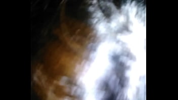 Preview 1 of Orang Gemuk Ngocok - Mi novia me la chupa por la noche le corro la tanga de lado y cogemos